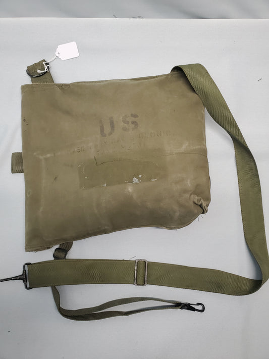 US Military M-25A1 Tank Gas Mask Bag